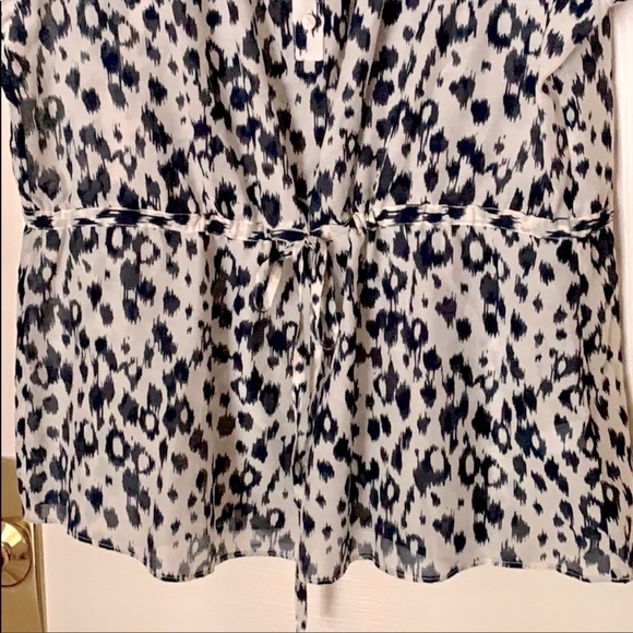 GAP ANIMAL PRINT BLOUSE - Picture 4 of 4